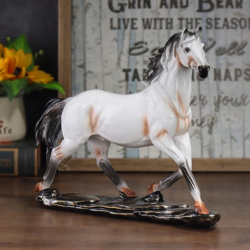 1PC Vintage Chinese-Style Resin Horse Sculpture Home Decor for Bedrooms Studies Office Desks Art Collectible