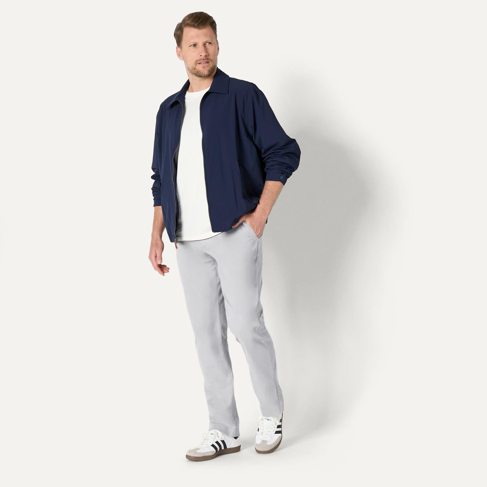 Amazon Essentials Men's Athletic-Fit Stretch Chino Pants, Casual Business Wear