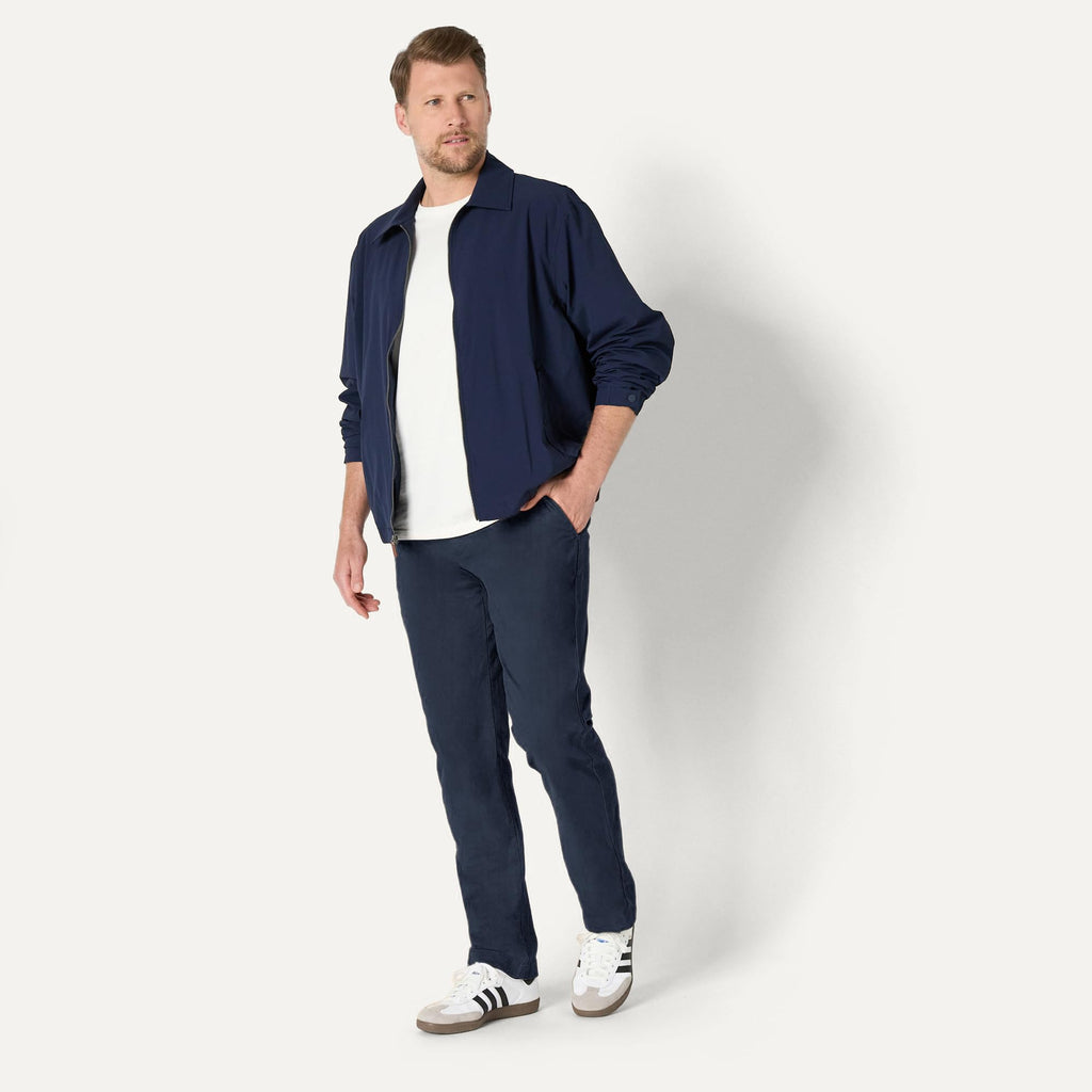 Amazon Essentials Men's Athletic-Fit Stretch Chino Pants, Casual Business Wear