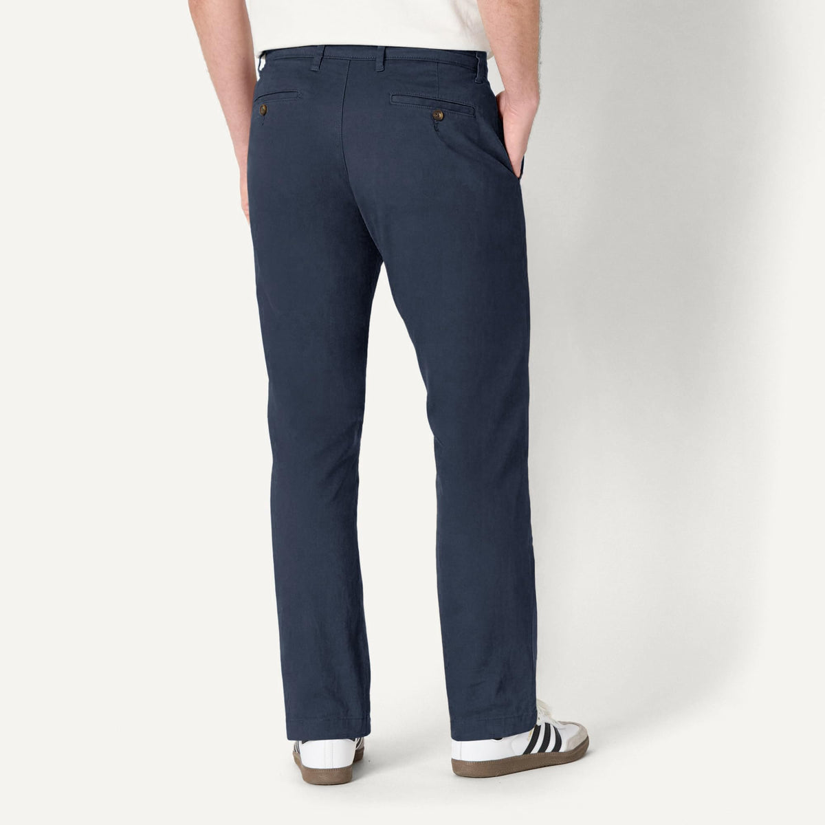 Amazon Essentials Men's Athletic-Fit Stretch Chino Pants, Casual Business Wear