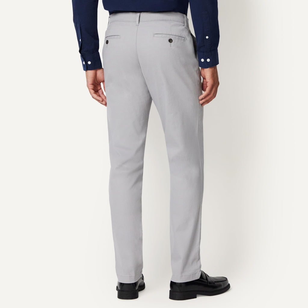 Amazon Essentials Men's Athletic-Fit Stretch Chino Pants, Casual Business Wear