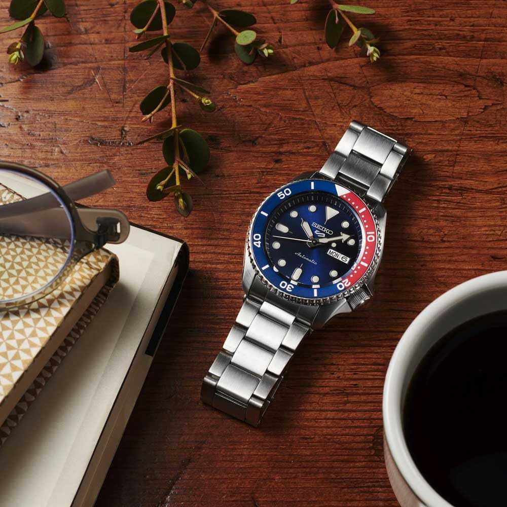 Seiko 5 Sports Erkek Saati Paslanmaz Çelik Metal Bantlı