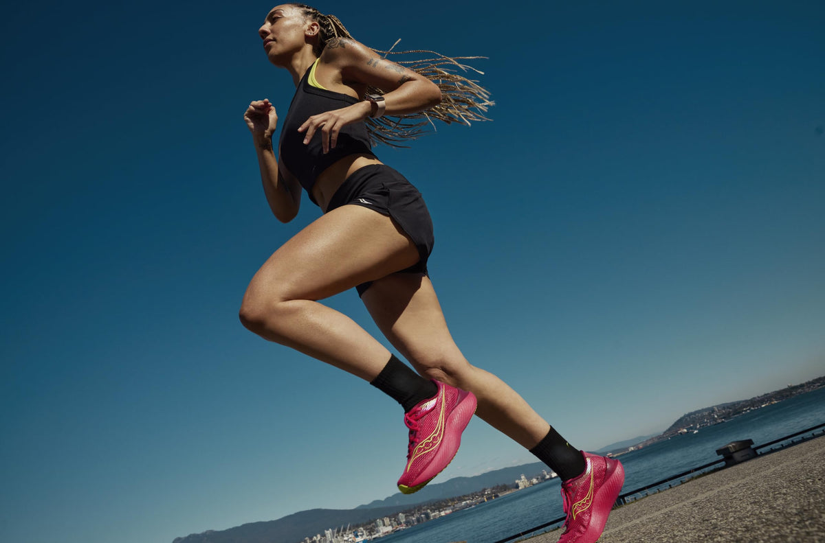 Saucony Women's RunDry Performance Heel Tab Athletic Socks, Available in S-L (8, 16, 24 Pairs)