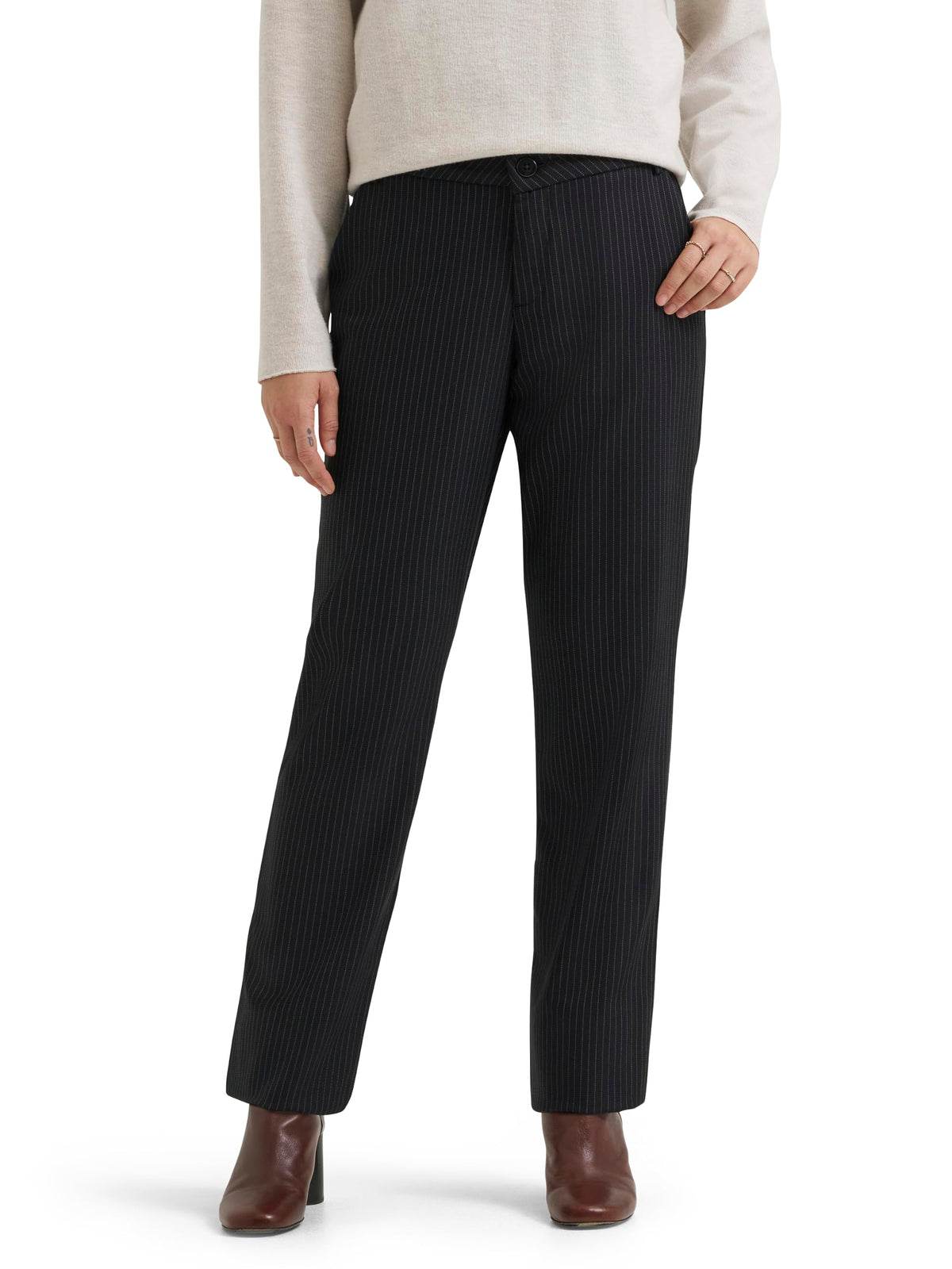 Lee Women's Wrinkle Free Relaxed Fit Straight Leg Pant