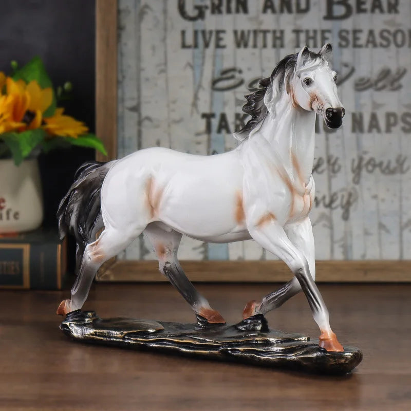 1PC Vintage Chinese-Style Resin Horse Sculpture Home Decor for Bedrooms Studies Office Desks Art Collectible