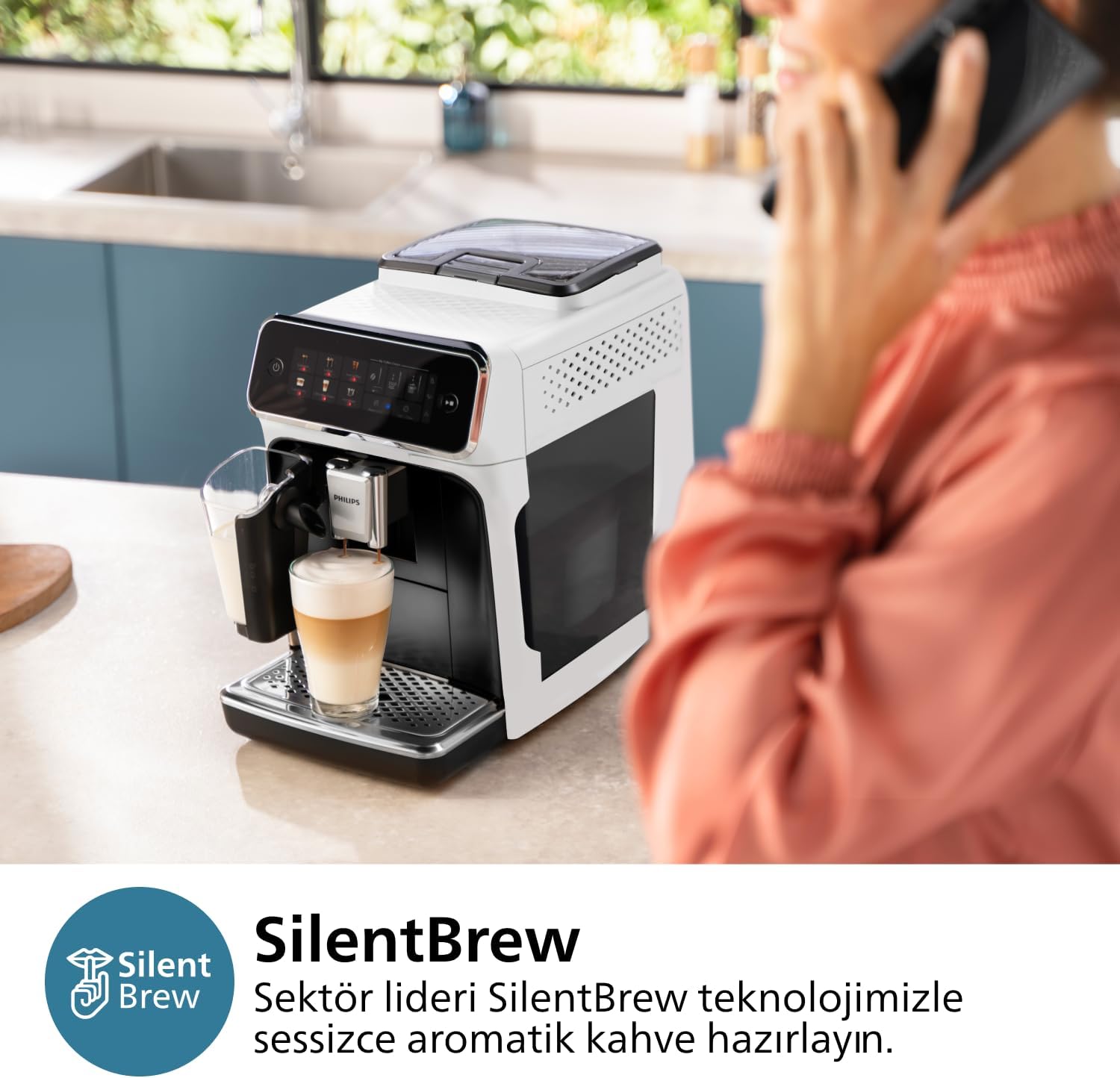 Philips 5500 Serisi LatteGo Tam Otomatik Espresso Makinesi, 20 Sıcak ve Soğuk İçecek, Renkli Dokunmatik Ekran, SilentBrew Teknolojisi (EP5543/90)