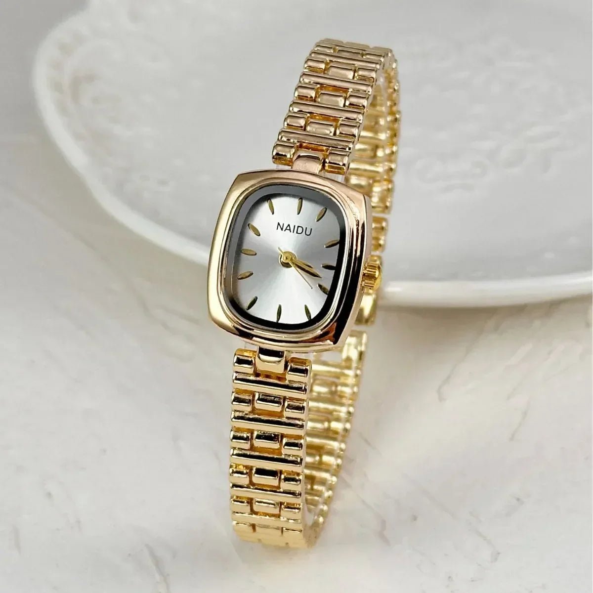 Vintage Ladies Quartz Watch Oval Stainless Steel