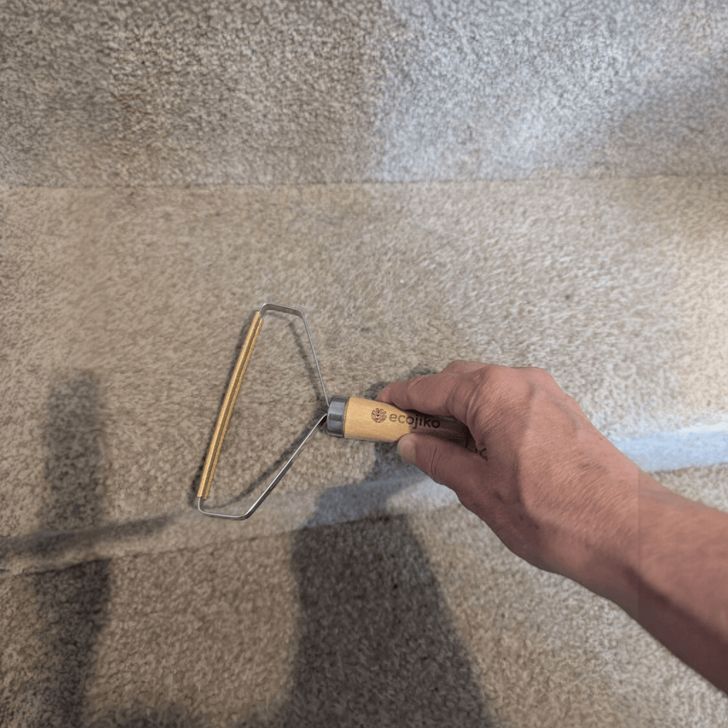 Wooden Lint & Pet Hair Remover, Carpet Scraper
